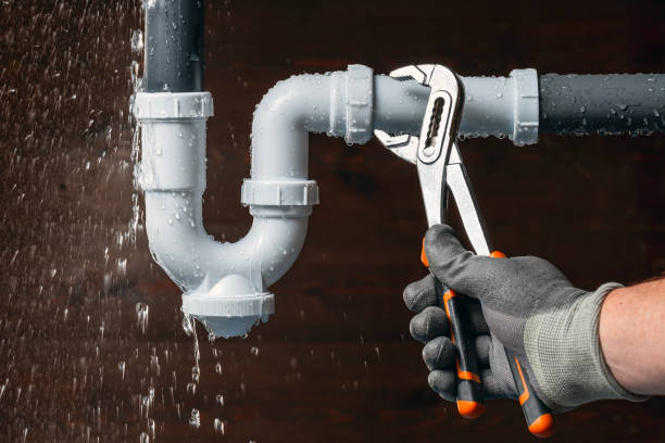 Professional Gas Line Repair technician working in Round Pond, ME